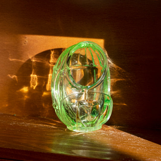 瑩光綠玻璃雀鳥飲水器